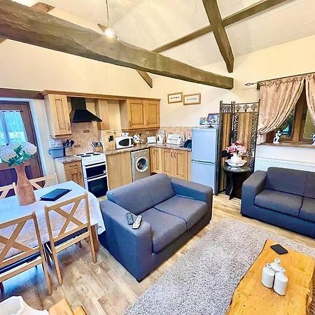 Stone Built Barn In A Beautiful Rural Setting Villa Llangwm-Isaf Екстериор снимка