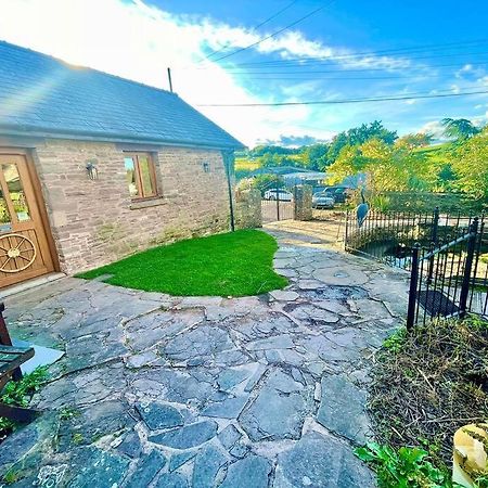 Stone Built Barn In A Beautiful Rural Setting Villa Llangwm-Isaf Екстериор снимка