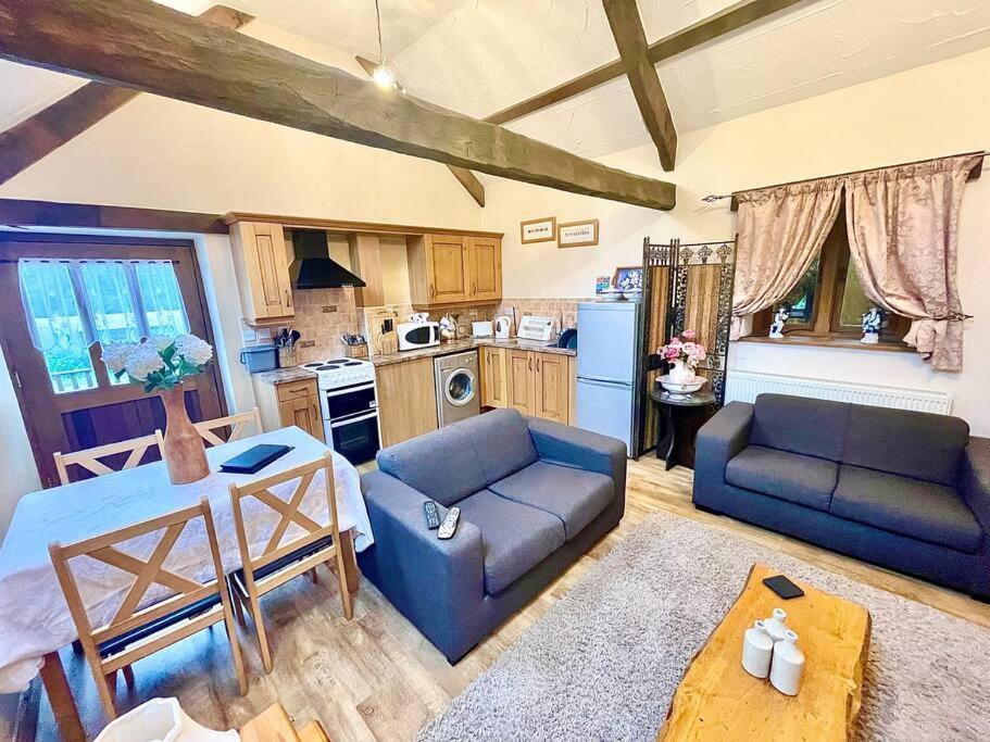 Stone Built Barn In A Beautiful Rural Setting Villa Llangwm-Isaf Екстериор снимка