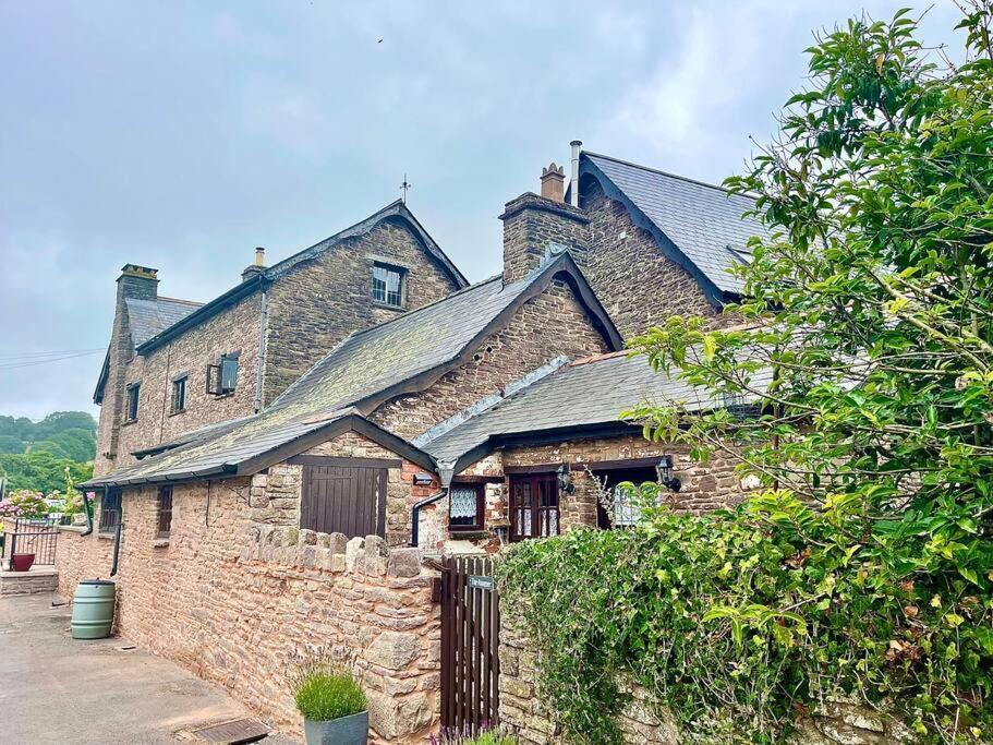 Stone Built Barn In A Beautiful Rural Setting Villa Llangwm-Isaf Екстериор снимка