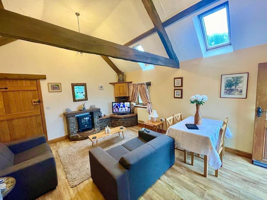 Stone Built Barn In A Beautiful Rural Setting Villa Llangwm-Isaf Екстериор снимка