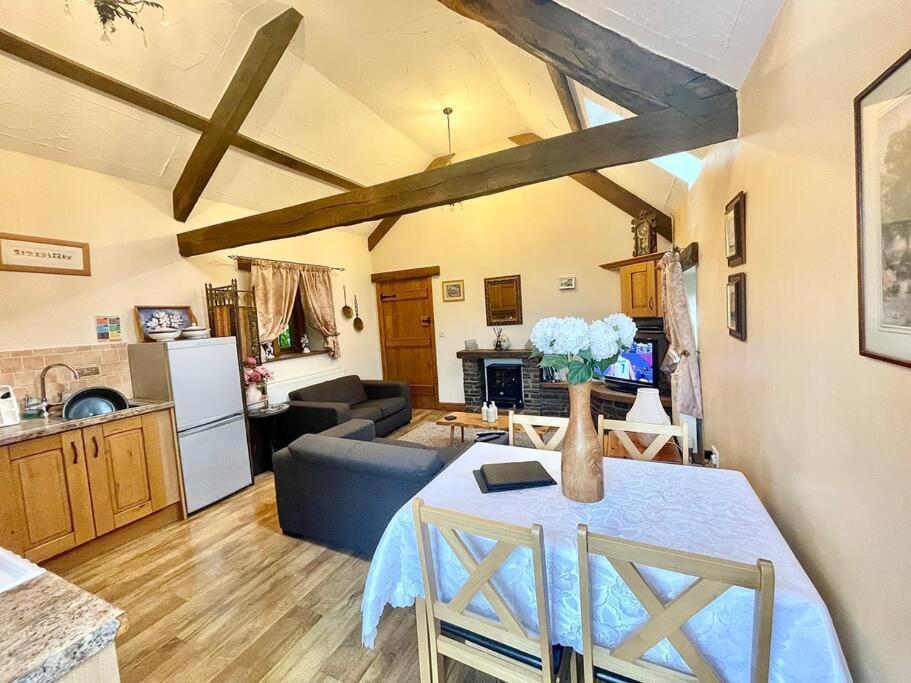 Stone Built Barn In A Beautiful Rural Setting Villa Llangwm-Isaf Екстериор снимка