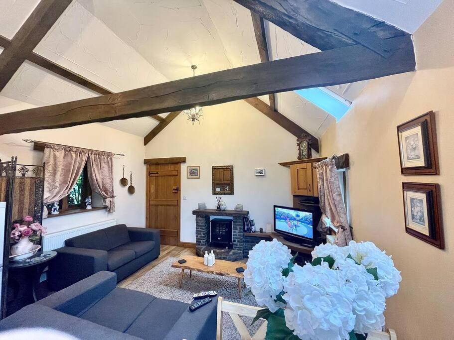 Stone Built Barn In A Beautiful Rural Setting Villa Llangwm-Isaf Екстериор снимка