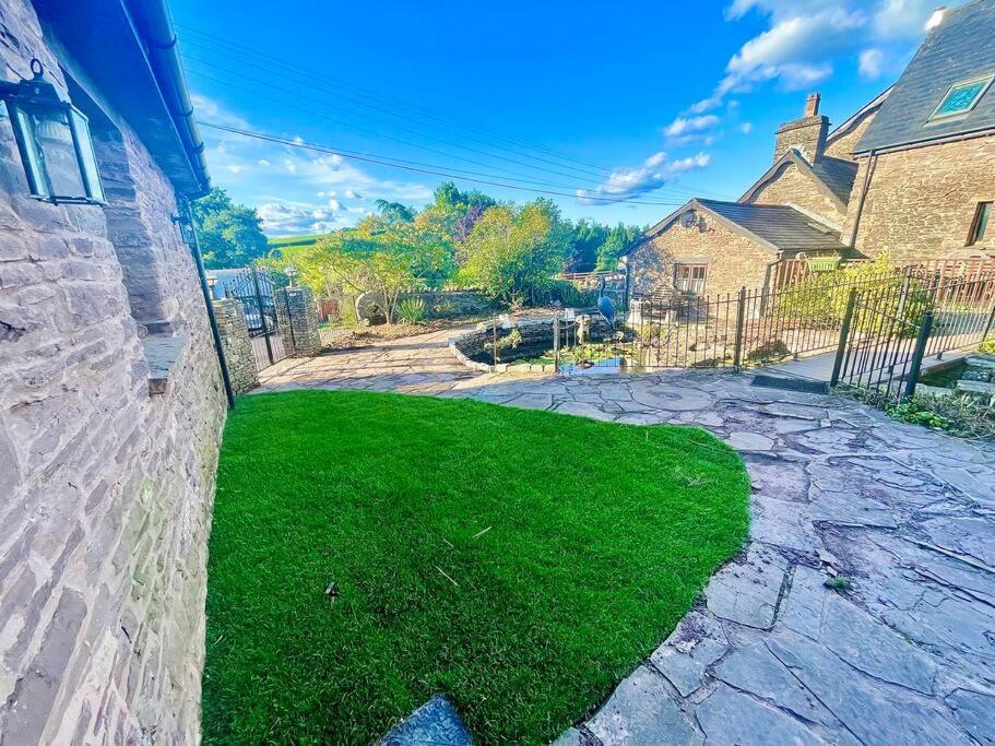 Stone Built Barn In A Beautiful Rural Setting Villa Llangwm-Isaf Екстериор снимка